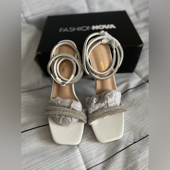 Fashinova Beautiful🤍😍Rhinestone Heels! Brand NEW! Still in the box! - Picture 5 of 13